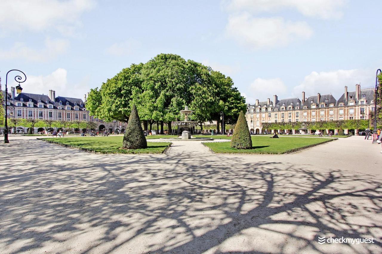 Cmg - Place Des Vosges * Paris